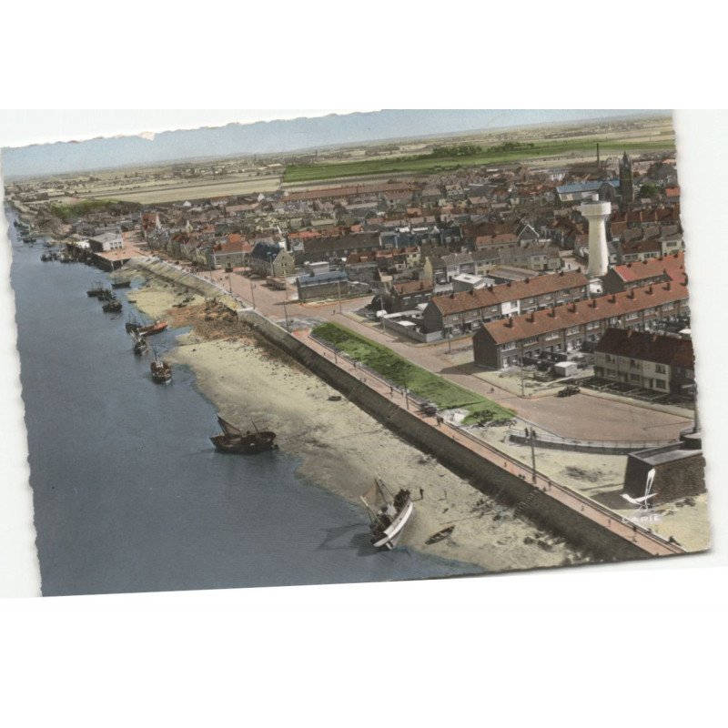 GRAND-FORT-PHILIPPE et PETIT-FORT-PHILIPPE: le calvaire et vue d'ensemble vue aérienne 10X15 - très bon état