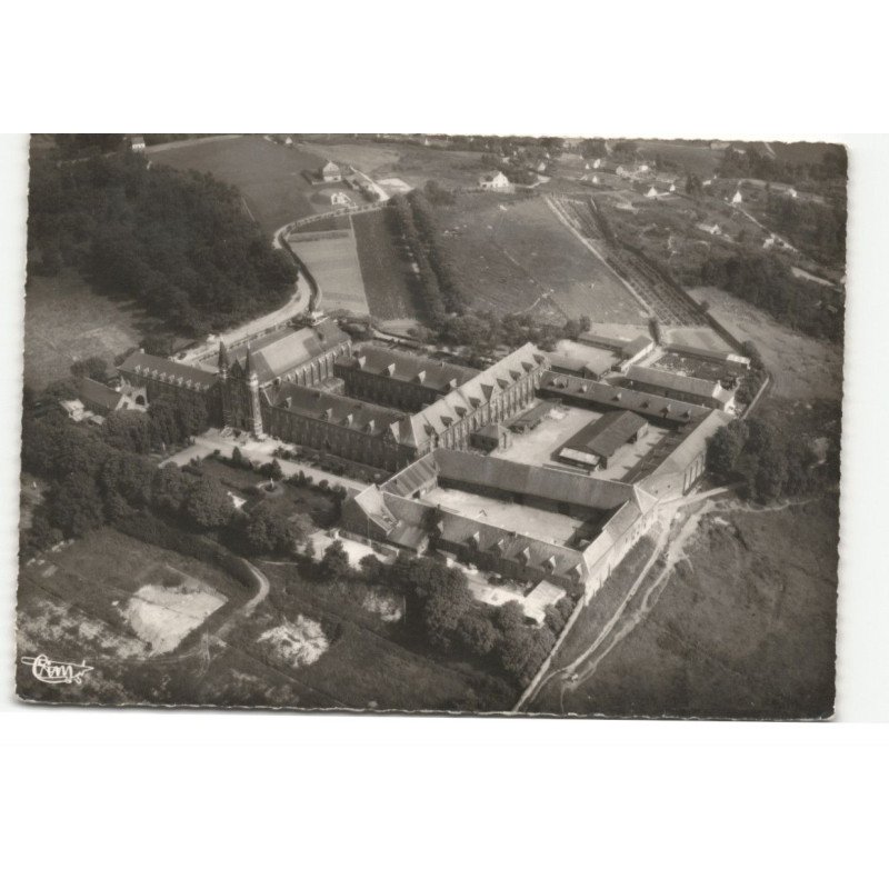 GODEWAERSVELDE: l'abbaye et ses alentours vue aérienne 10X15 - très bon état