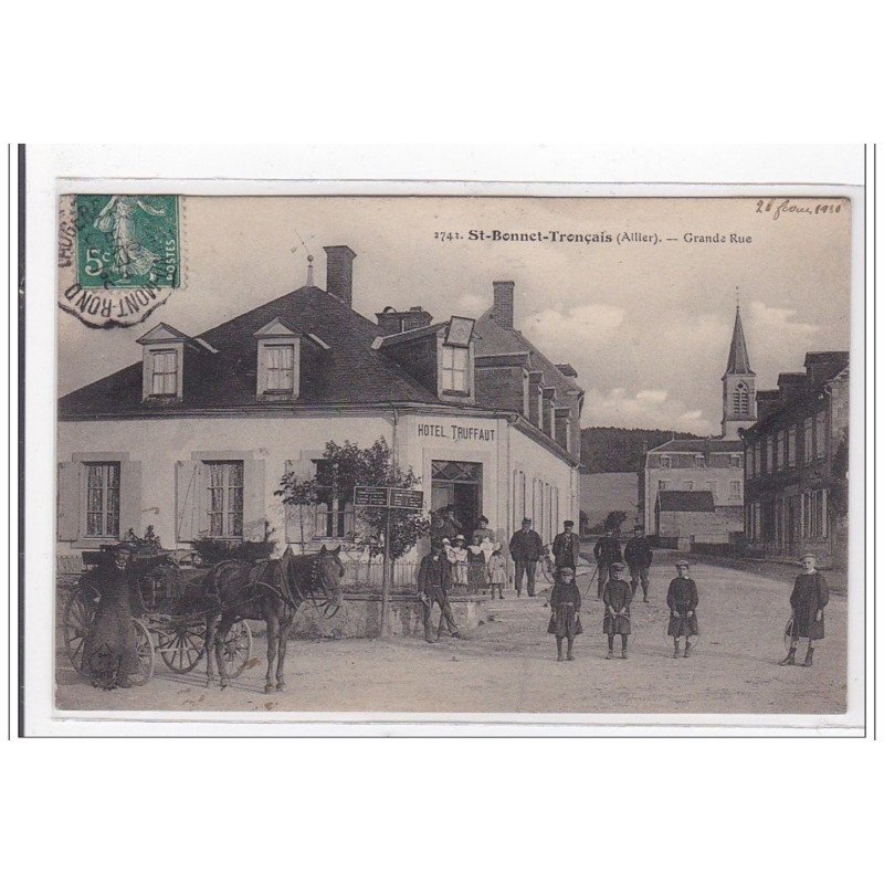 St-BONNET-TRONCAIS : grande rue - tres bon etat