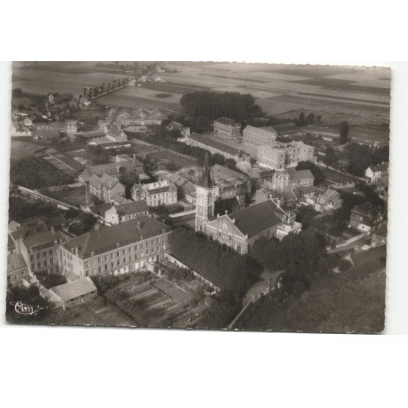 FOURNES-en-WEPPES: le village et l'orphelinat vue aérienne 10X15 - très bon état