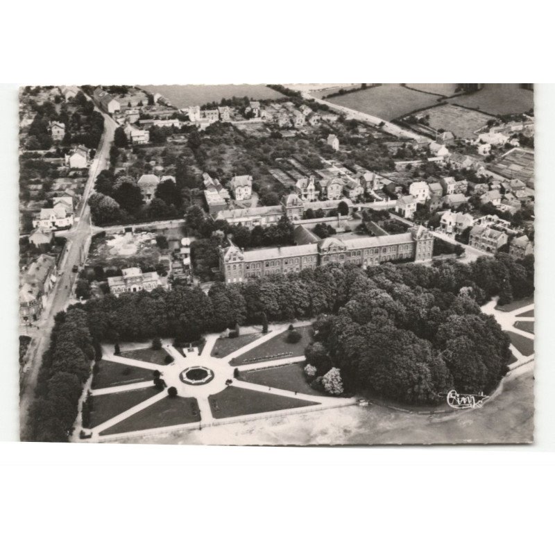 FOURMIES: le square et l'école victor-hugo vue aérienne 10X15 - très bon état