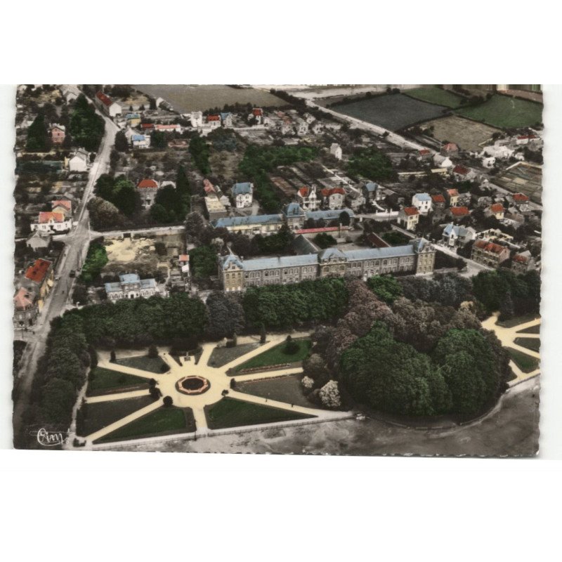 FOURMIES: le square et l'école victor-hugo vue aérienne 10X15 - très bon état