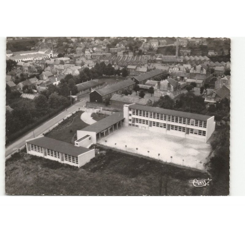 FOURMIES: le nouveau groupe scolaire du trieux vue aérienne 10X15 - très bon état