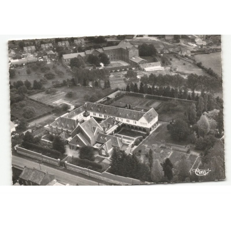 FOURMIES: monastère des clarisses vue aérienne 10X15 - très bon état