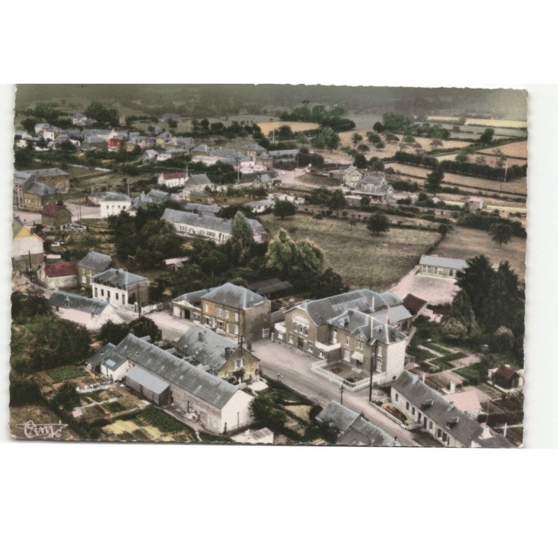 FELLERIES: la mairie, les écoles vue aérienne 10X15 - très bon état