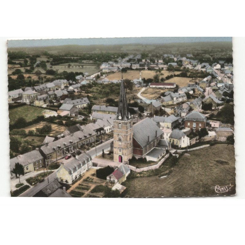 FELLERIES: l'église vue aérienne 10X15 - très bon état