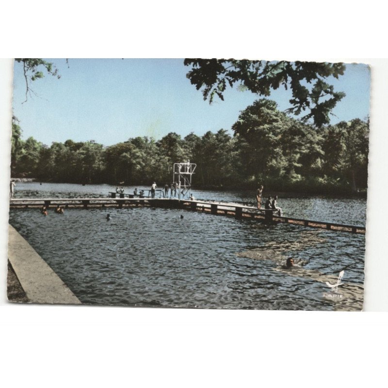 FOURMIES: piscine dans la rivière vue aérienne 10X15 - état