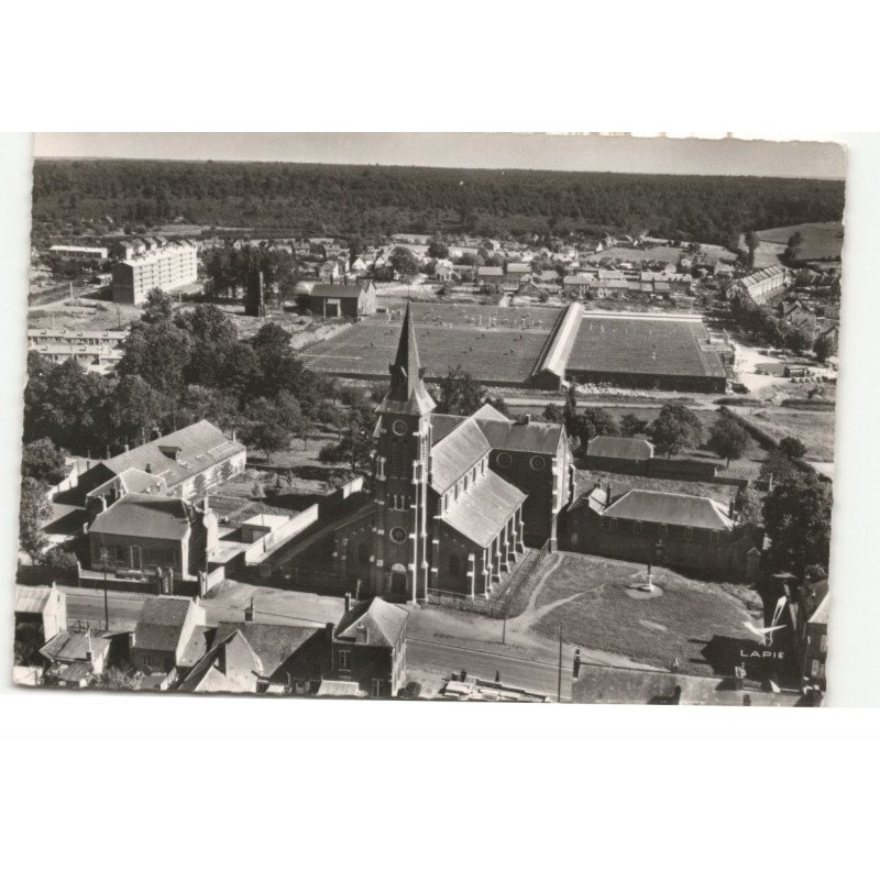 FOURMIES: trieux l'église vue aérienne 10X15 - très bon état