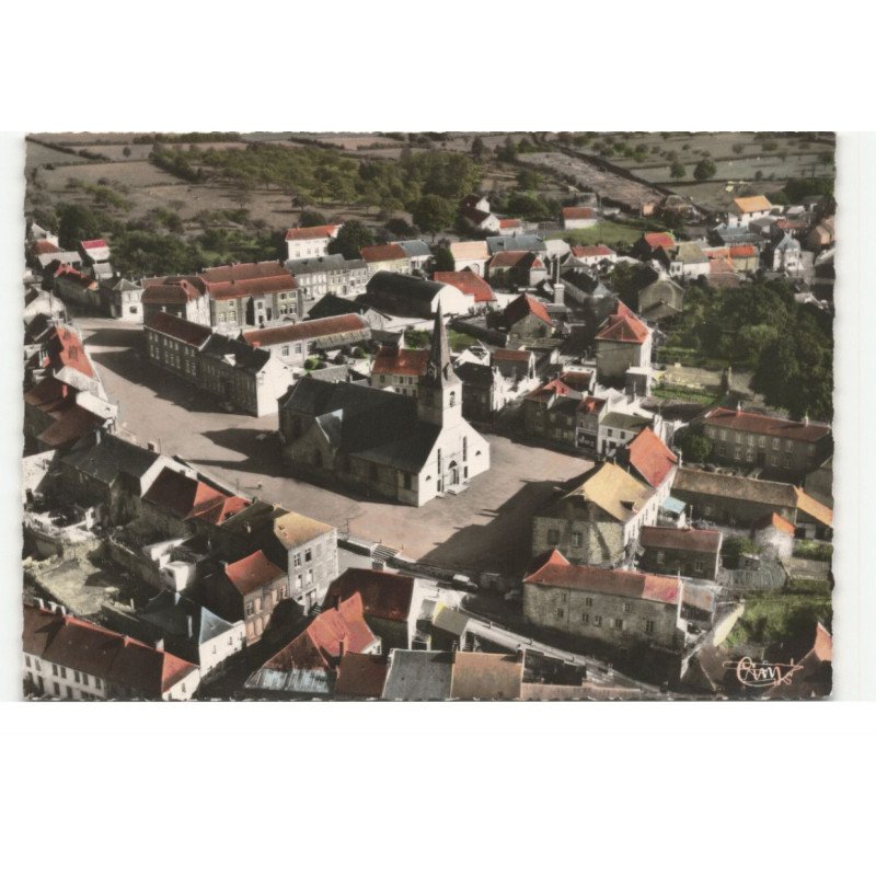 ETROEUNGT: place de l'église vue aérienne 10X15 - très bon état