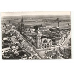 ESTAIRES: l'hôtel de ville, l'église saint-vaast vue aérienne 10X15 - très bon état