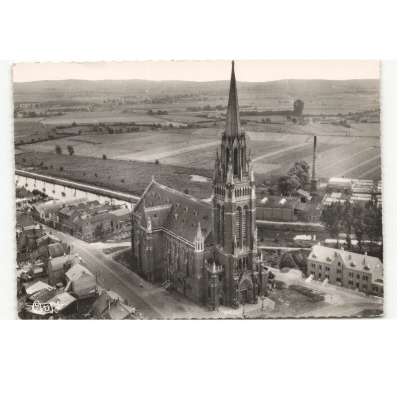 ESTAIRES: l'église saint-vaast vue aérienne 10X15 - très bon état