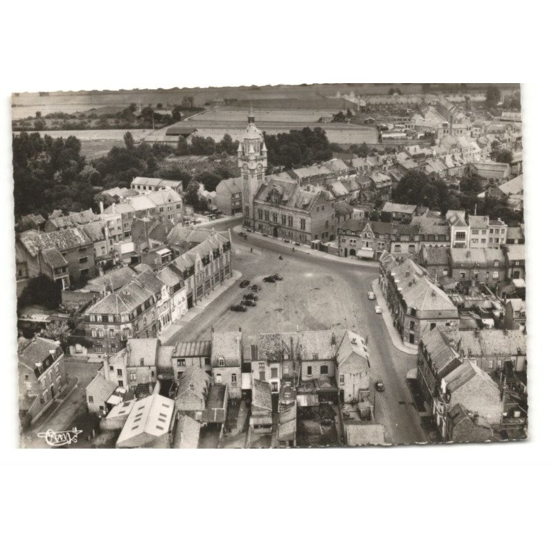 ESTAIRES: grand' place vue aérienne 10X15 - très bon état