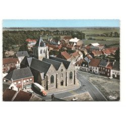 ESQUELBECQ: l'église vue aérienne 10X15 - très bon état