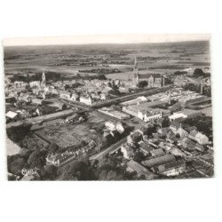 ESTAIRES: église saint-waast, hôtel de ville, la lys vue aérienne 10X15 - très bon état