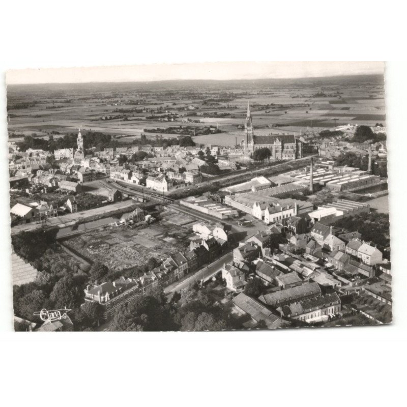 ESTAIRES: église saint-waast, hôtel de ville, la lys vue aérienne 10X15 - très bon état
