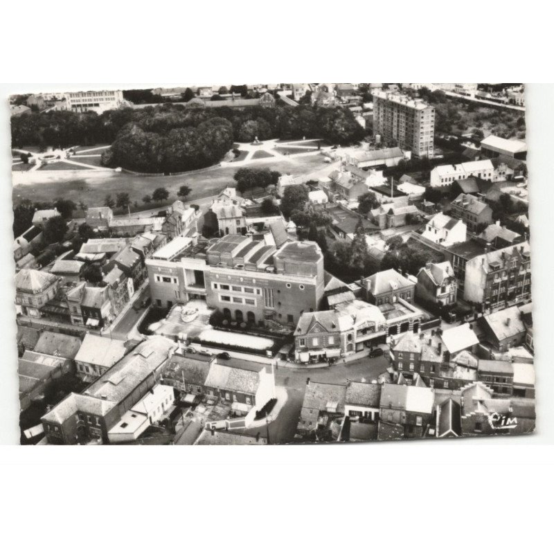 FOURMIES: la salle des fêtes vue aérienne 10X15 - très bon état