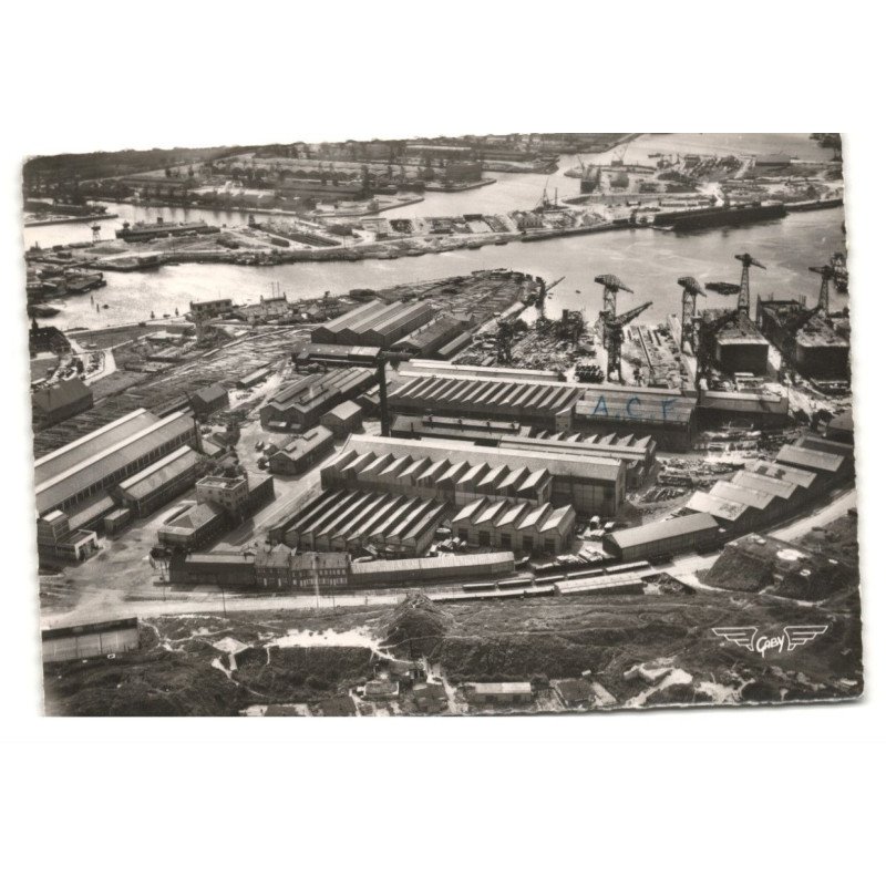 DUNKERQUE: les chantiers de construction maritime chantiers de france vue aérienne 10X15 - très bon état