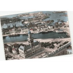 DUNKERQUE: l'hôtel de ville, le port vue aérienne 10X15 - très bon état