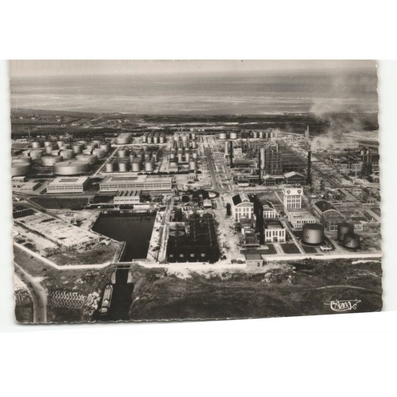DUNKERQUE: raffineries des pétroles vue aérienne 10X15 - très bon état