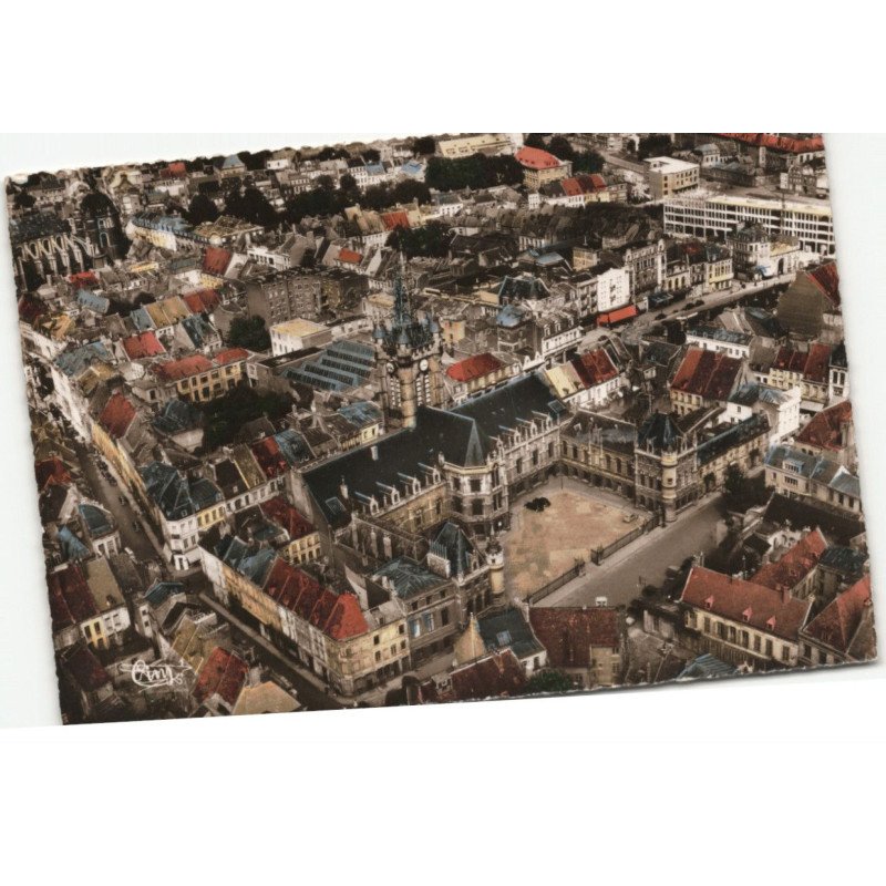 DOUAI: hôtel de ville vue aérienne 10X15 - très bon état