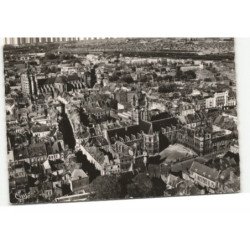 DOUAI: le beffroi l'hôtel de ville et saint-pierre vue aérienne 10X15 - très bon état