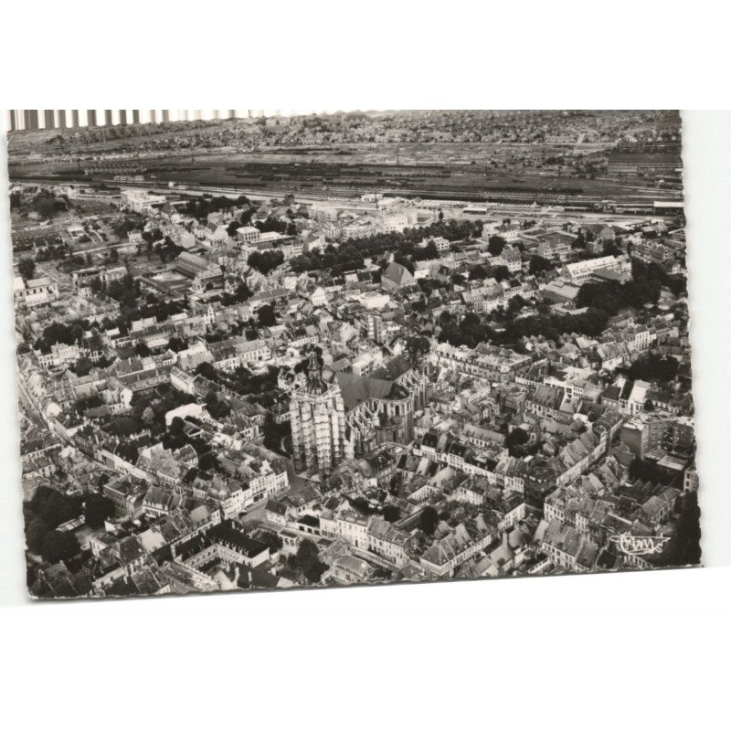 DOUAI: la collégiale saint-pierre vue aérienne 10X15 - très bon état