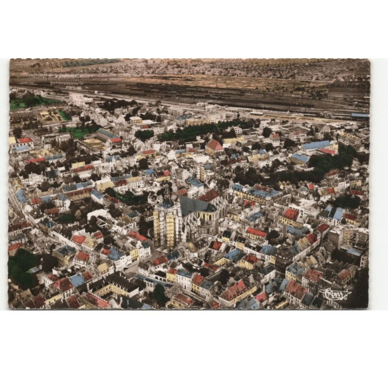 DOUAI: la collégiale saint-pierre vue aérienne 10X15 - très bon état