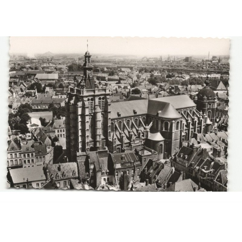 DOUAI: église saint-pierre vue aérienne 10X15 - très bon état
