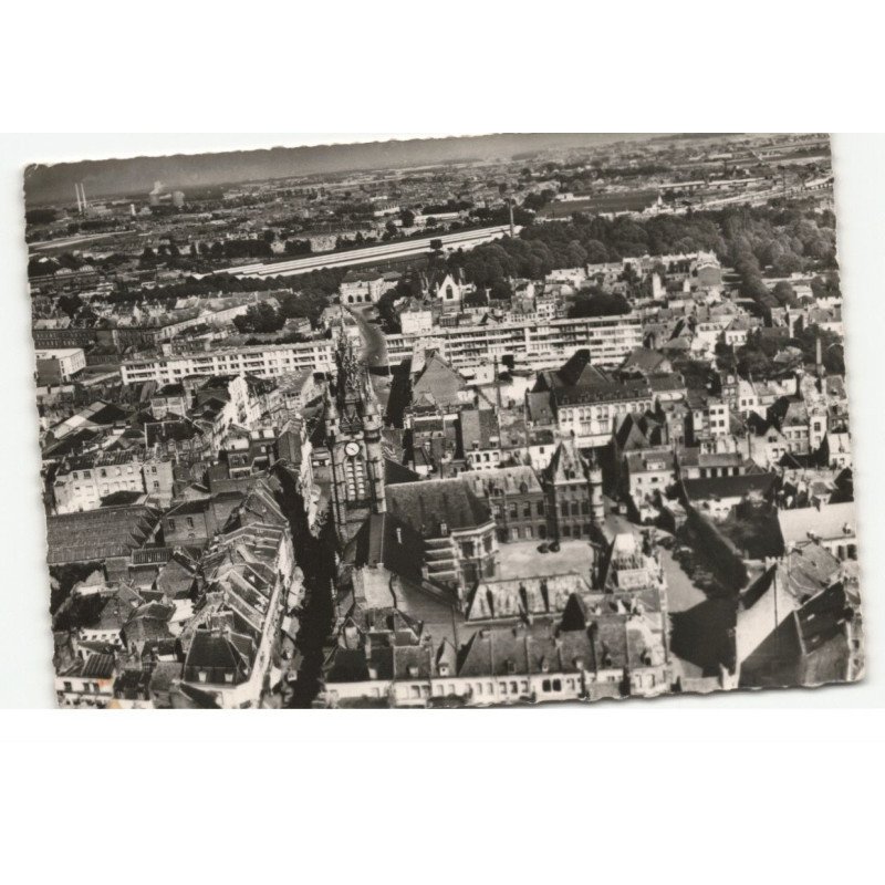 DOUAI: hôtel de ville, porte de valenciennes vue aérienne 10X15 - très bon état