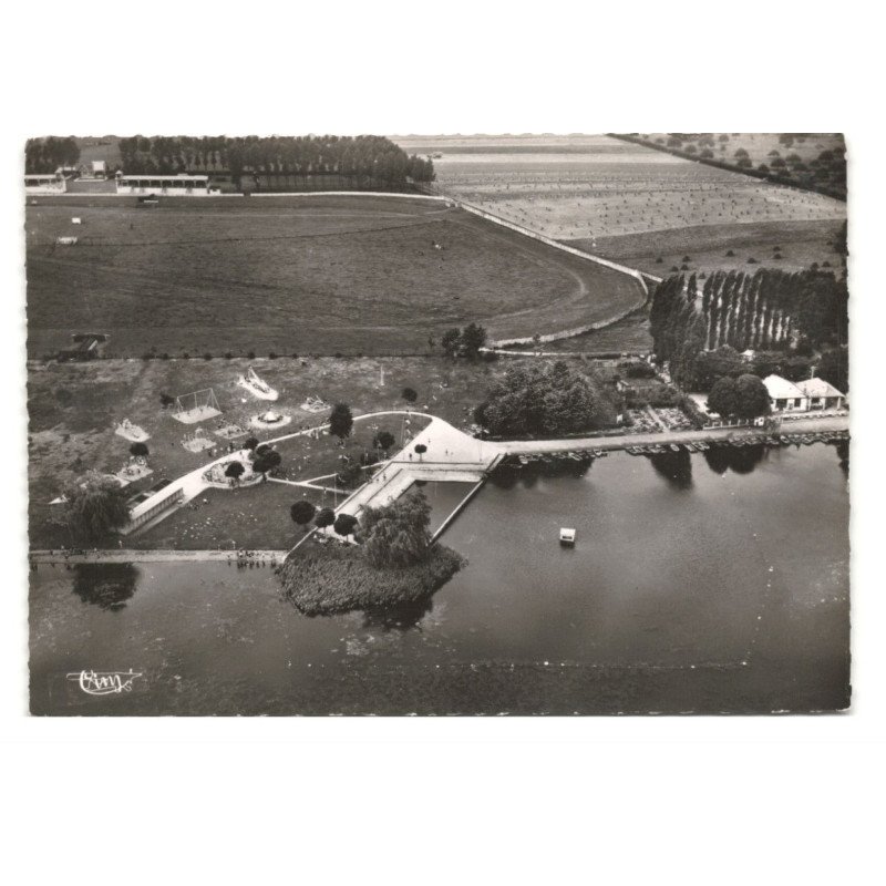 LE QUESNOY: la plage et le champ de courses vue aérienne 10X15 - très bon état
