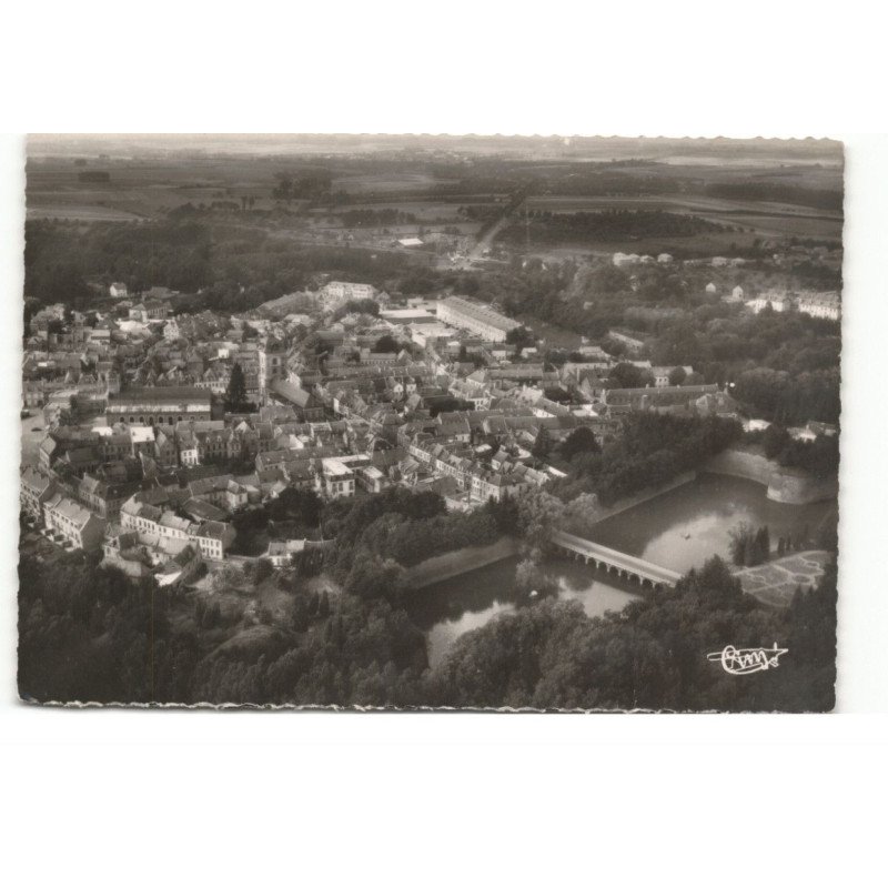 LE QUESNOY: vue générale, le lac vauban vue aérienne 10X15 - très bon état