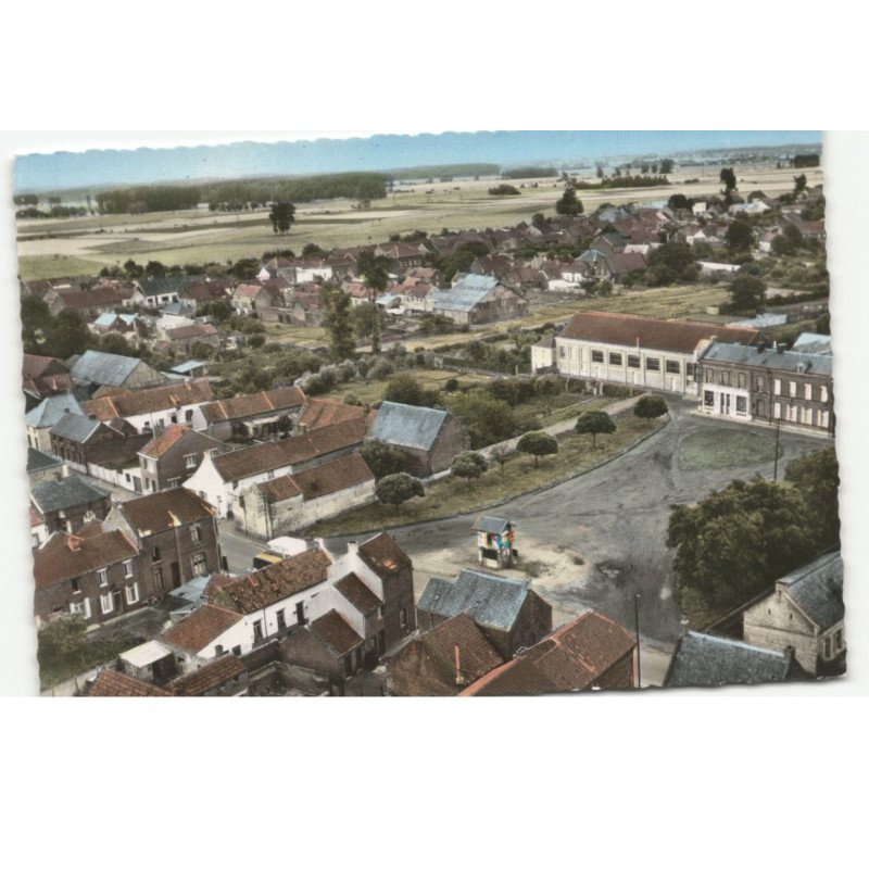 QUAROUBLE: place louthere mascart vue aérienne 10X15 - très bon état