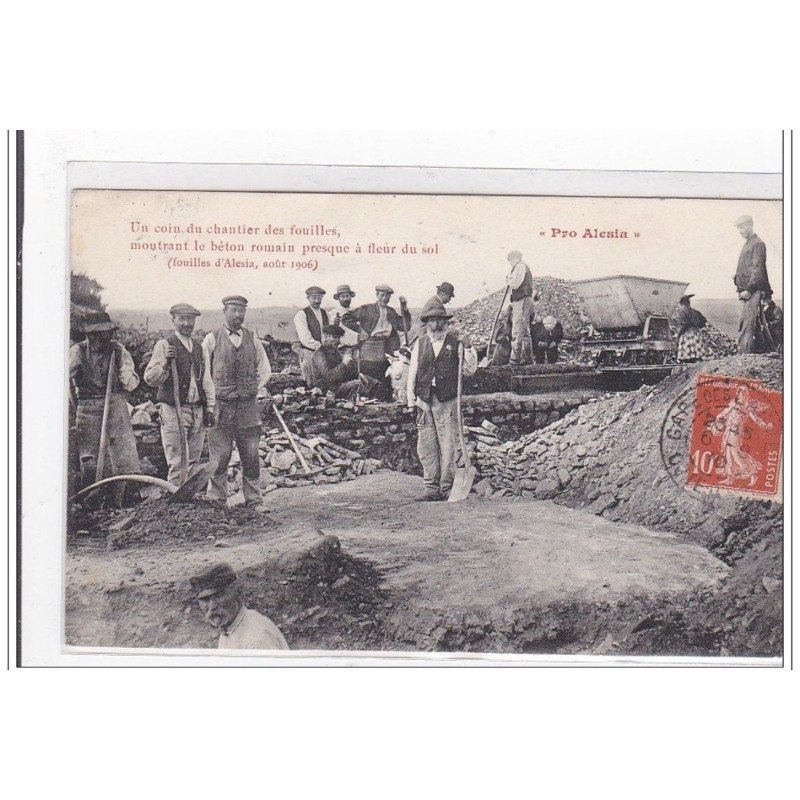 COTE D'OR : un coin du chantier des fouilles, moutrant le beton romain presque a fleur du sol, pro alesia- tres bon etat