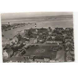PETIT-FORT-PHILIPPE: la place, le chenal vue aérienne 10X15 - très bon état