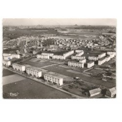 PECQUENCOURT: H.L.M. vue aérienne 10X15 - très bon état