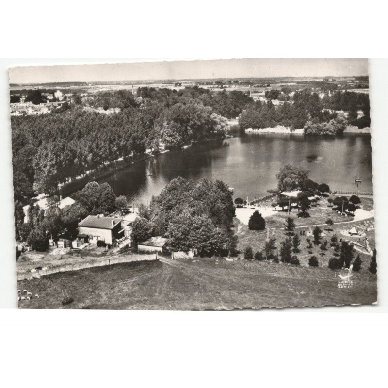 LE QUESNOY: étang du pont rouge et la plage vue aérienne 10X15 - très bon état