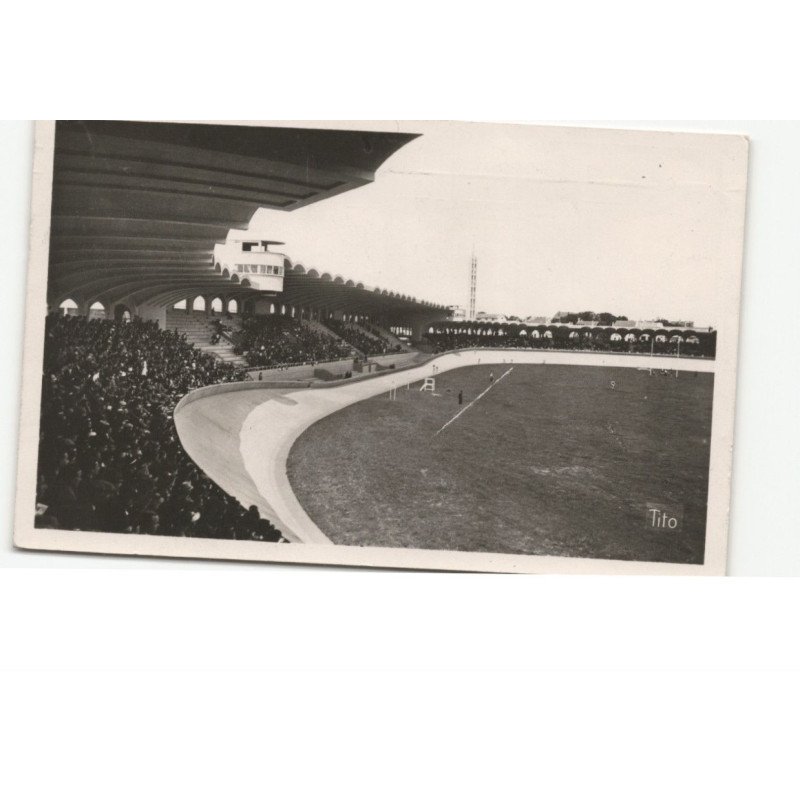 SPORTS: stade, bordeaux, le stade municipale, les tribunes, la tour poste d'observation et de radio - très bon état