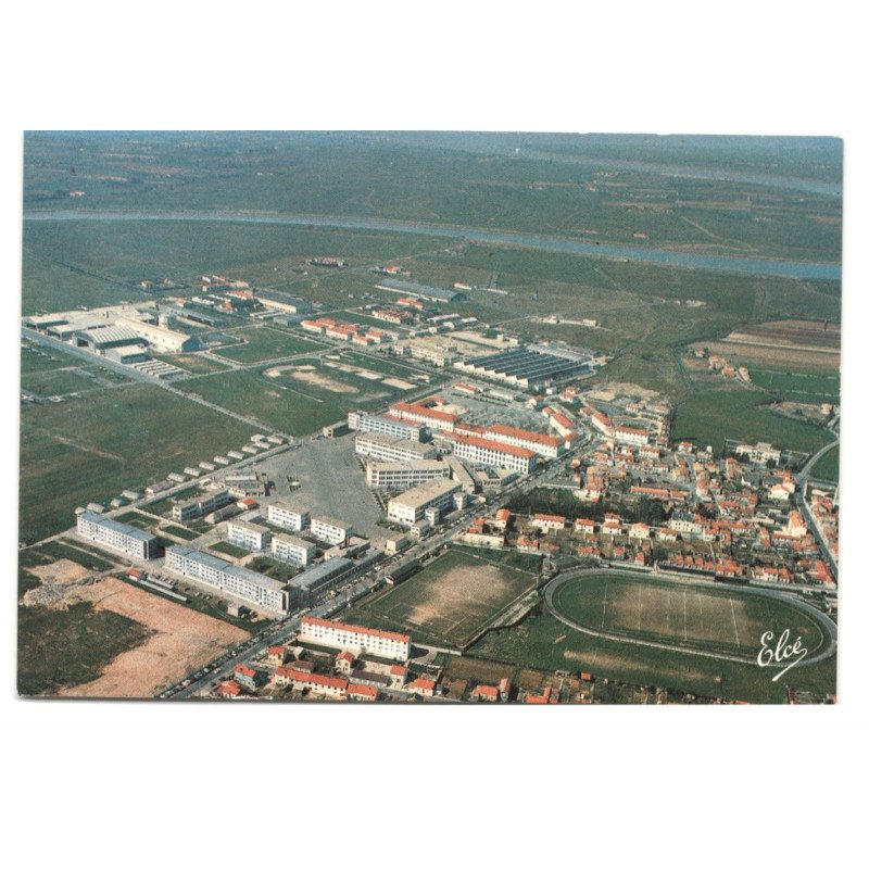 SPORTS: stade, rochefort, la base aérienne - très bon état