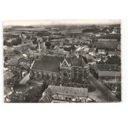 NEUVILLE-en-FERRAIN: l'église saint-quinrin et la place vue aérienne 10X15 - très bon état