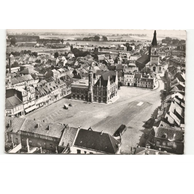 ORCHIES: grand' place et rue de l'église vue aérienne 10X15 - très bon état