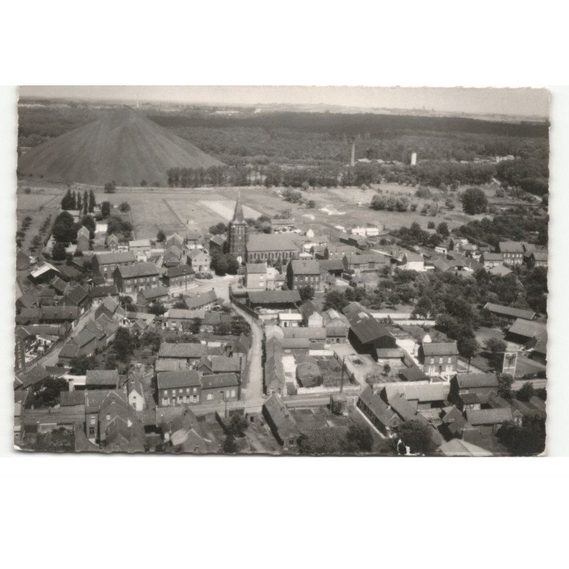 OSTRICOURT: le vieux village vue aérienne 10X15 - très bon état