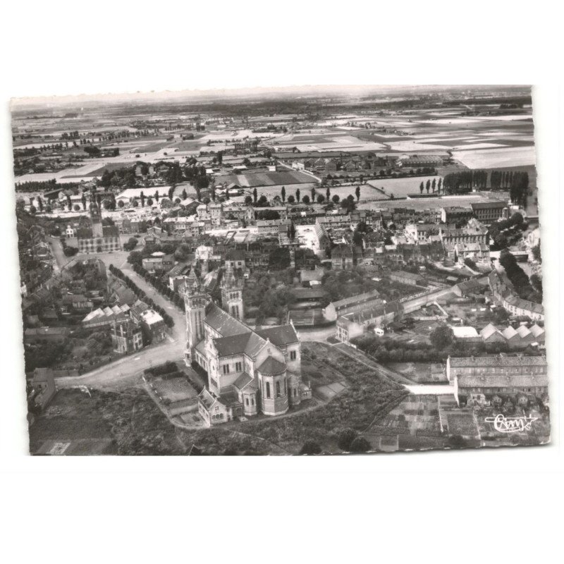 MERVILLE: générale, l'église, vue aérienne 10X15 - très bon état