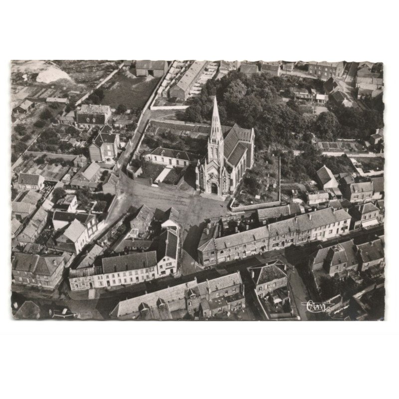 MASNIERES: l'église vue aérienne 10X15 - très bon état