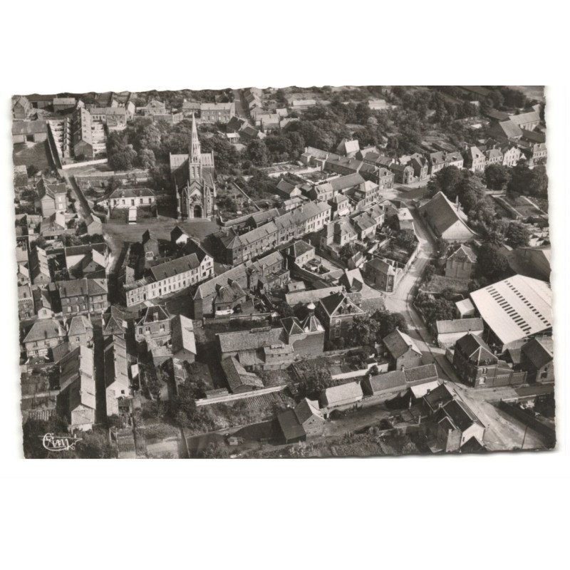 MASNIERES: la route nationale et l'église vue aérienne 10X15 - très bon état