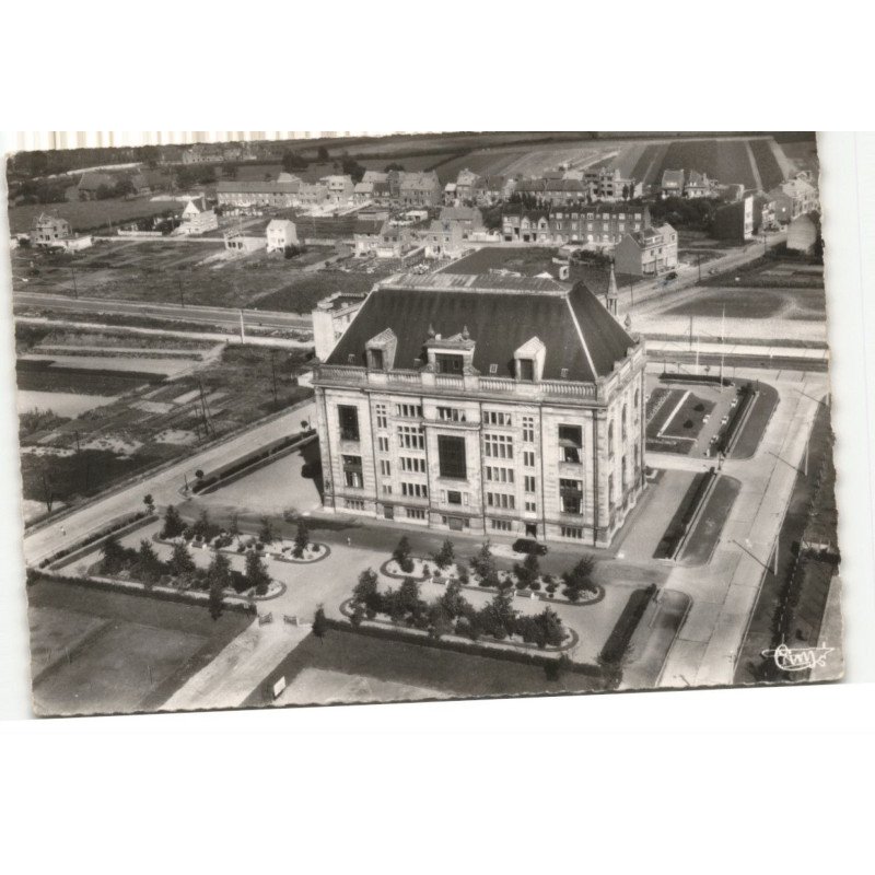 MARCQ-en-BAROEUL: l'hôtel de ville vue aérienne 10X15 - très bon état