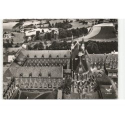 MONT-des-CATS: l'abbaye vue aérienne 10X15 - très bon état