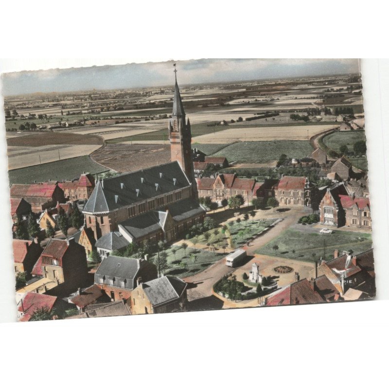 METEREN: l'église et la place vue aérienne 10X15 - très bon état