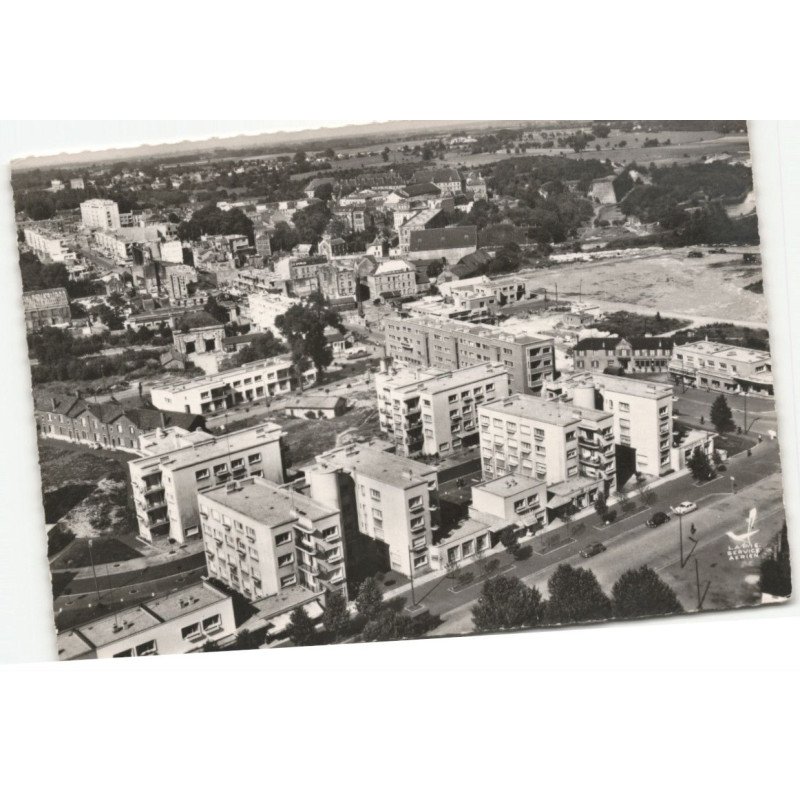 MAUBEUGE: avenue de la gare vue aérienne 10X15 - très bon état