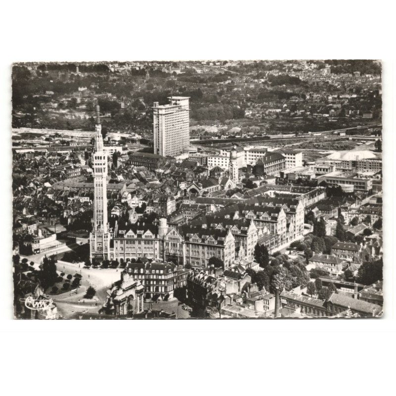 LILLE: l'hôtel de ville, le beffroi, cité administrative vue aérienne 10X15 - très bon état