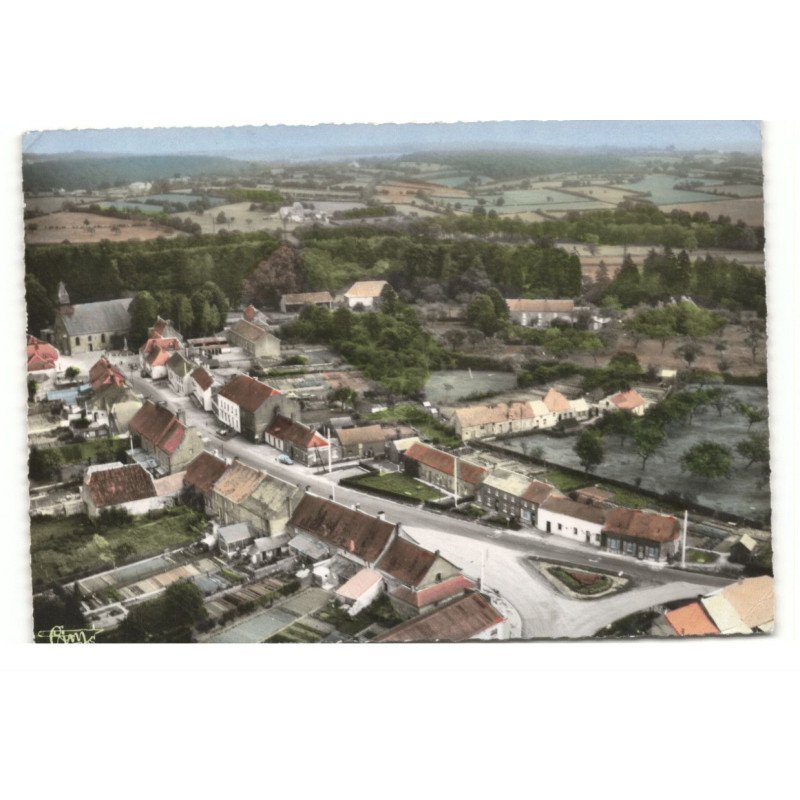 LIESSIES: rue du maréchal foch vue aérienne 10X15 - très bon état